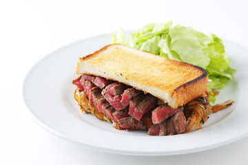 ステーキサンド