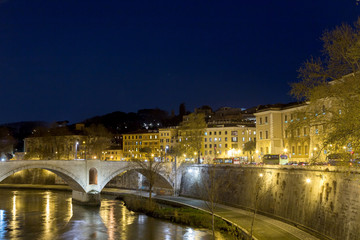 Fototapeta na wymiar Rome at night, seen from Ponte Umberto bridge