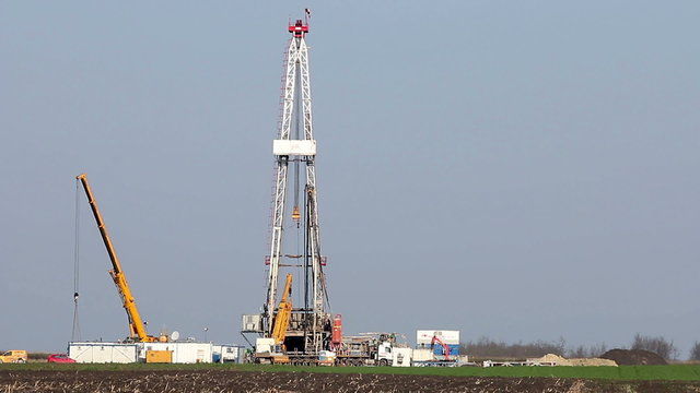 land oil drilling rig
