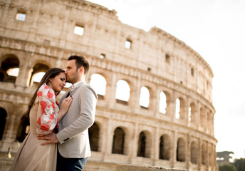 Fototapeta na wymiar Couple in Rome