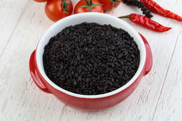 Raw black wild rice