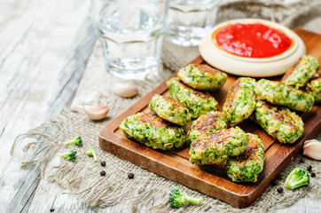 baked broccoli oat cheese sticks