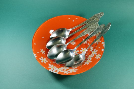 A set of tablespoons for food.