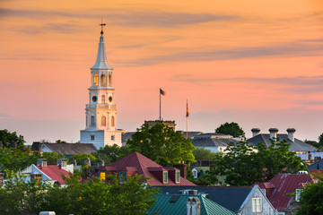 Naklejka premium Charleston, South Carolina, USA church steeple and cityscape.