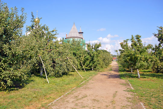 Митрополичий сад в Кремле Ростова Великого