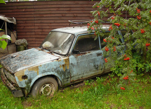 Лада 2104 ржавая