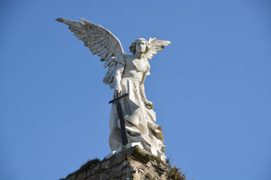 Escultura de un Ángel de Mármol 