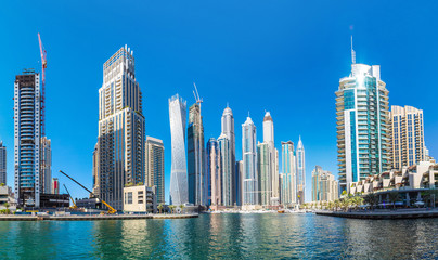 Obraz na płótnie Canvas Panorama of Dubai marina