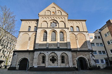 Fototapeta na wymiar Basilika St. Andreas