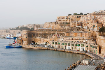 Obraz premium Misty morning on Malta. View on Valletta.