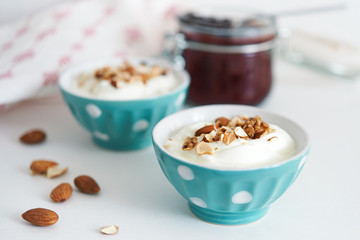 breakfast with yoghurt