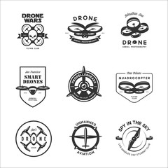 Obraz premium Vector set of drone flying club labels, badges, design elements.
