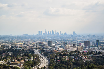 Fototapeta na wymiar Good sunny day in downtown Los Angeles, California. Aerial view of Los angeles city from Runyon Canyon park Mountain View