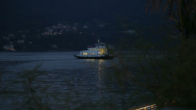 Water transport on lake Como