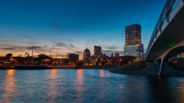 Milwaukee Wisconsin Day to Night Time-lapse 4k Downtown and SummerFest Stage