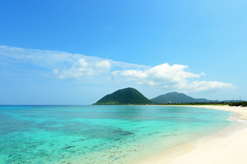 沖縄の美しい海とさわやかな空