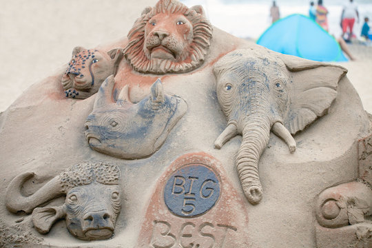 Sandskulptur am Strand von Durban