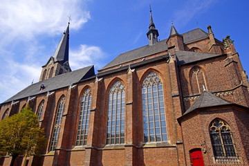 Fototapeta na wymiar Kath. Pfarrkirche St.Peter + Paul in STRAELEN ( Niederrhein )