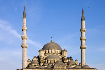 Fototapeta na wymiar Domes and Minarets of New Mosque in Istanbul
