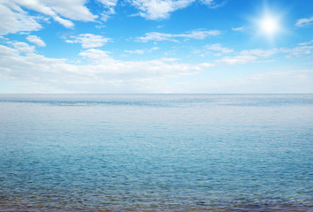 Obraz premium Beautiful sky and blue sea