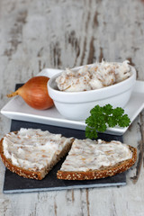 Brot mit Griebenschmalz
