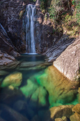 Naklejka premium Cascata do Arado, Parque Nacional do Gerês.