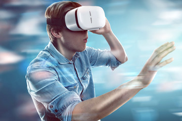 Virtual Reality Glasses