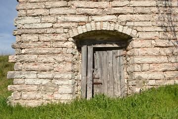 Ruine in einem italienischen Dorf