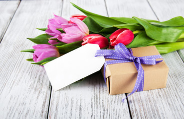 tulips bouquet and gift box