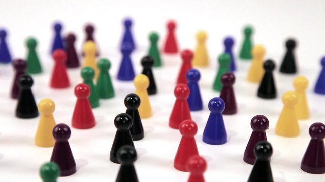 Versammlung von vielen Figuren