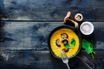 Egg omelette with mushrooms