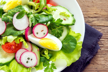 spring vegetable salad with egg