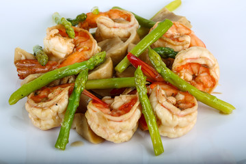 Shrimp and asparagus