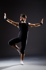 Obraz premium Young man training for ballet dances