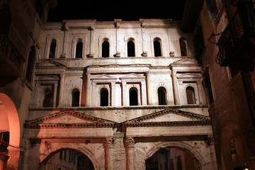 Italien, Verona, Antikes Stadttor Porta dei Borsari
