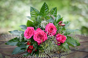 Blumen auf dem Tisch