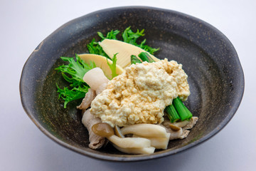 冷製野菜の胡麻豆腐ソースかけ