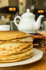  stack of thin pancakes 