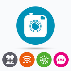 Hipster photo camera sign icon. Retro camera.