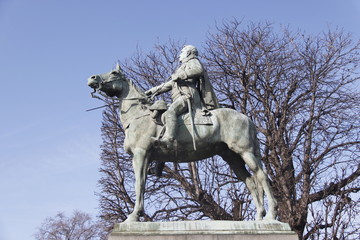 Obraz premium Statue équestre de Simón Bolívar à Paris