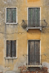 Fototapeta na wymiar Venezianische Häuserfront