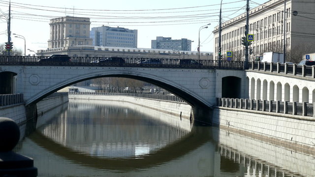 River City, Bauman Building a Bridge .