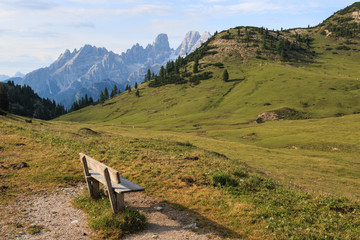 panorama da Prato Piazza (Dolomiti). Sullo sfondo il Monte Cristallo