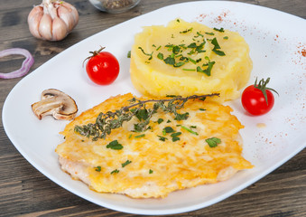 Roasted chicken breast and mashed potatoes