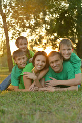 Fototapeta premium Family resting in a summer park