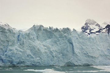 Fototapeta na wymiar huge wall of perito moreno glacier in argentina patagonia
