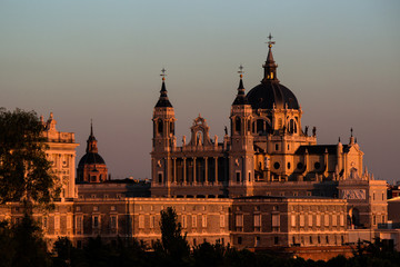Fototapeta na wymiar Catedral de Madrid