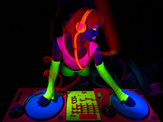 sexy neon uv glow DJ