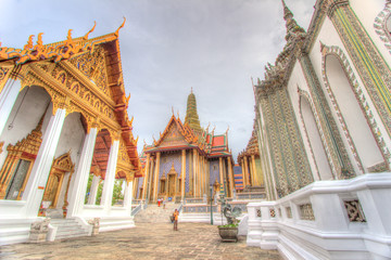 Fototapeta premium Public royal temple with sky background
