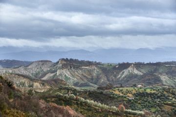 Fototapeta na wymiar landscape around the Civita di bagnoregio